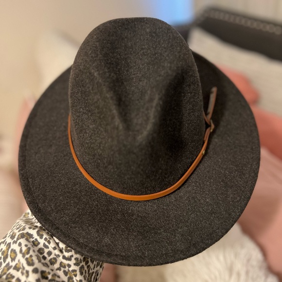 Fedora - Picture 3 of 9